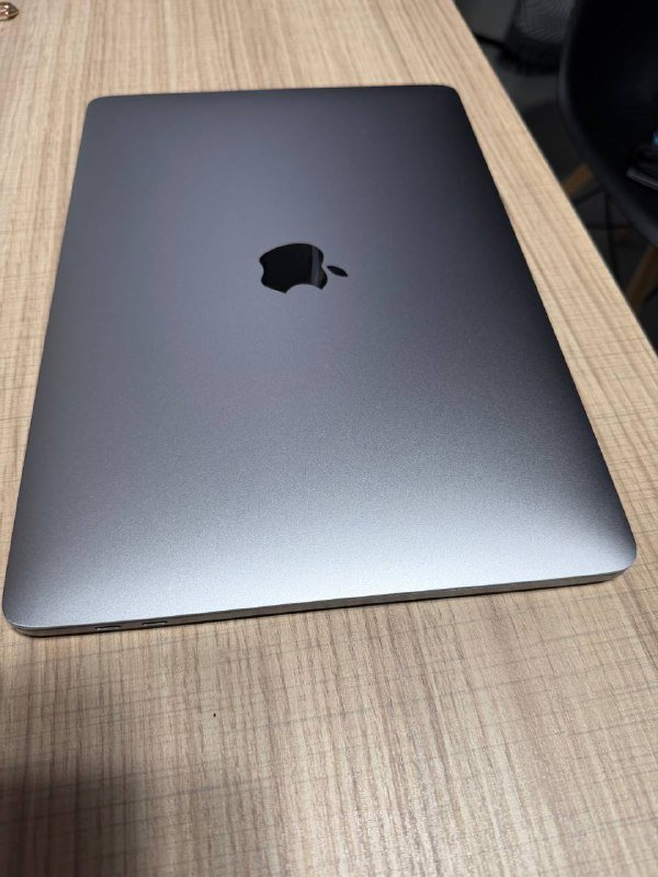 MacBook Pro 13 2018, Apple Watch 8 45mm 3