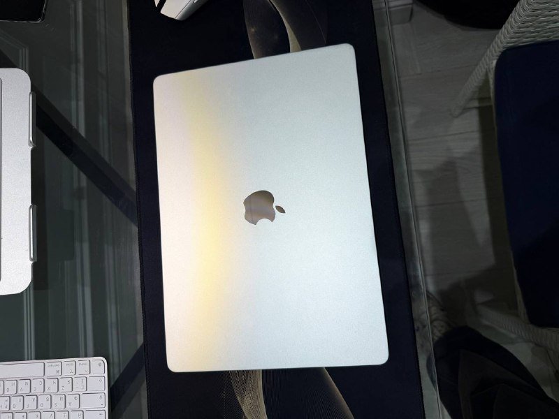 MacBook Air M4 16GB 256GB, Samsung S24 128GB, Apple Magic Keyboards