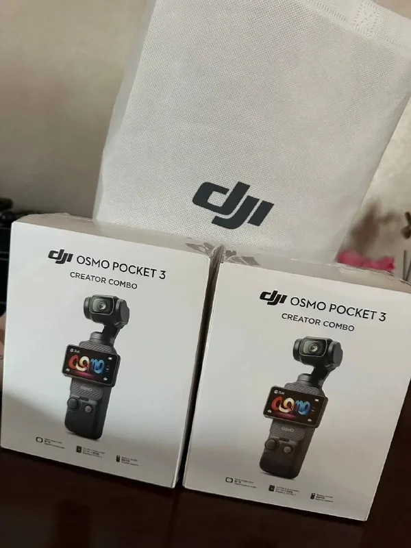 DJI Osmo Pocket 3 Creator Combo 1