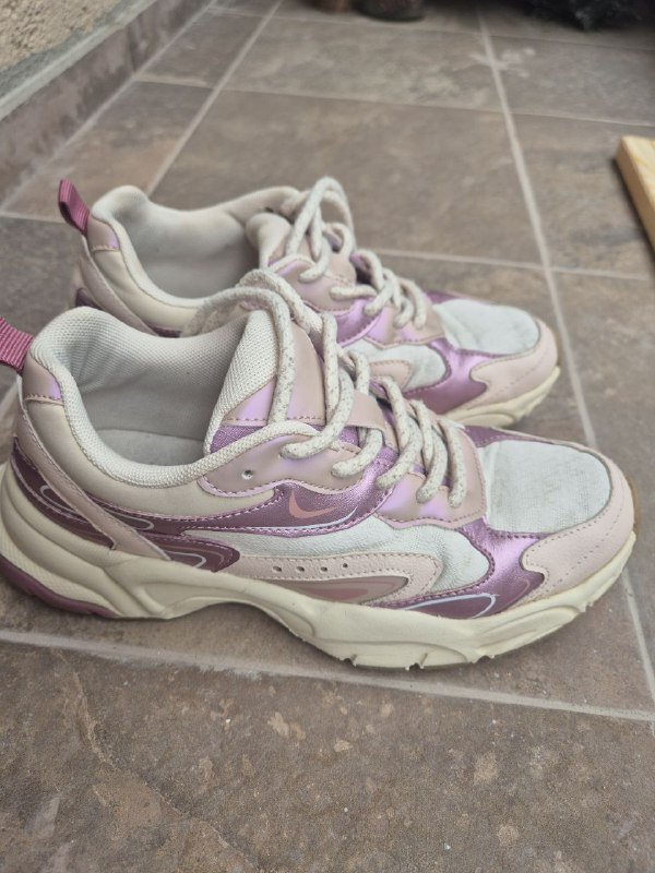 Кроссовки зара 35, туфли замшевые 40, защита каратэ, трекинговые ботинки 32