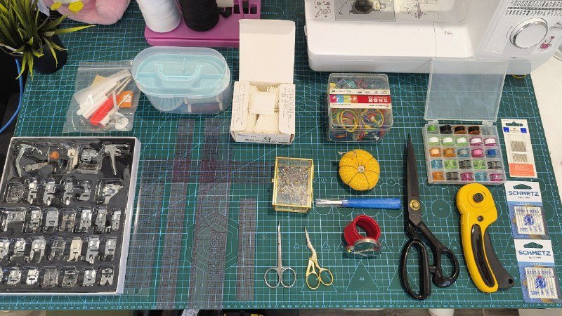 Швейная машинка с педалью и комплектом для начала 2