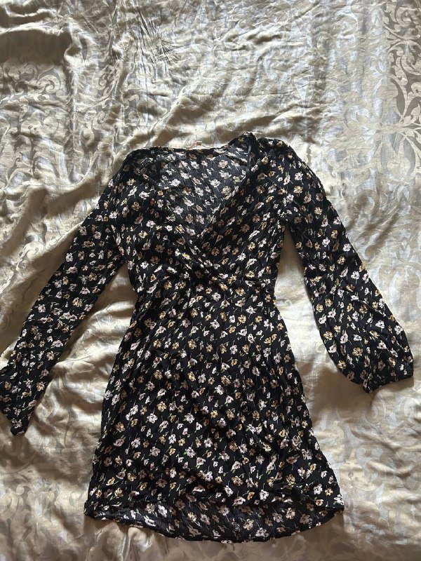 юбка, платье, белая футболка, чёрный лонгслив 2