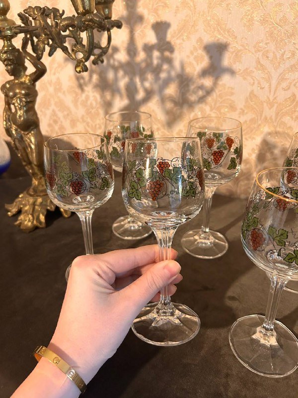 Набор бокалов для вина с рисунком винограда 4