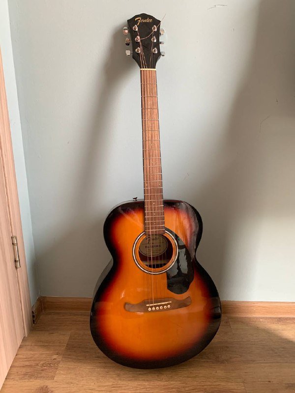 Гитара Fender с 5 струнами в подарок