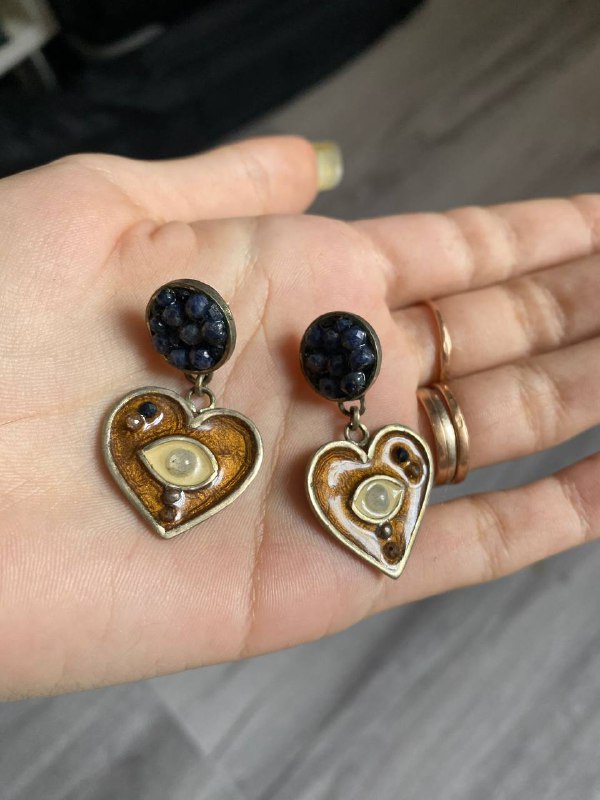 Ламповый гитарный усилитель Harley Benton Mighty-5TH, Поляризованные очки Ray-Ban Colonel, Серьги ручной работы 3