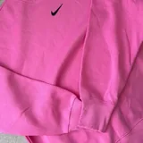 Розовый свитшот Nike, серый свитшот Nike, джоггеры Jordan 3
