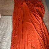 Подушки диванные, люстра, шторы, духовка, искусственное растение, скатерть 4