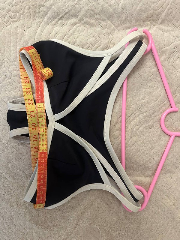 Куртка Lee, Купальник Oysho, Панамка Vans 3