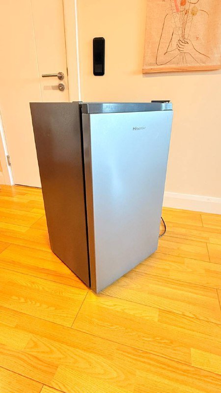 Холодильник 200 лари