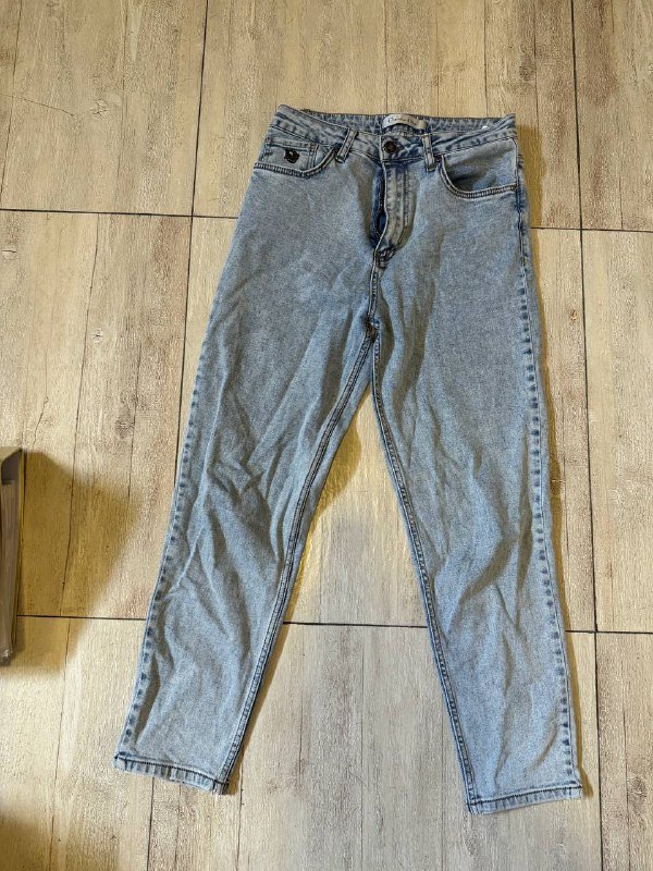 Джинсы 28 размер
