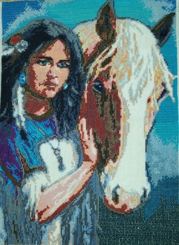 Картины ручной вышивки: Глаза, Девушка и лошадь, Домик