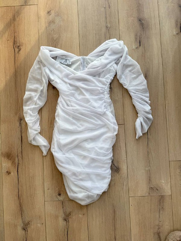 Сумка, Ремень, Комбинезон, Платье белое, Платье Zara, Платье Nike, Футболка Stradivarius, Шорты Pink, Боди черный 5