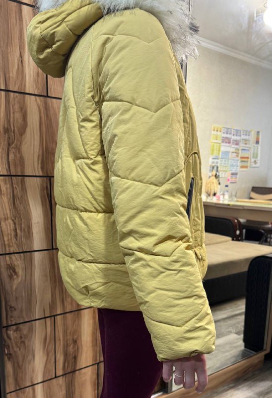 Демисезонная женская куртка с искусственным мехом 2