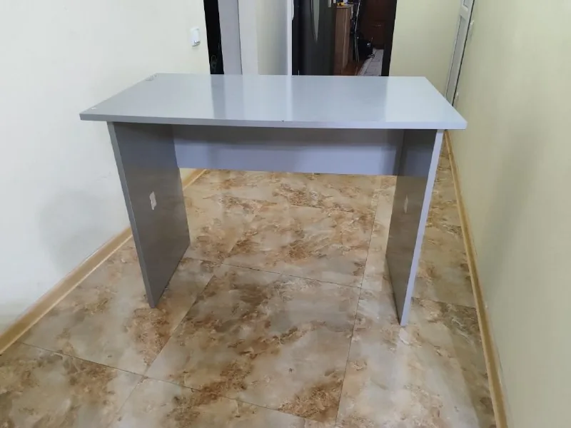 Компьютерный стол 100×55×75 см