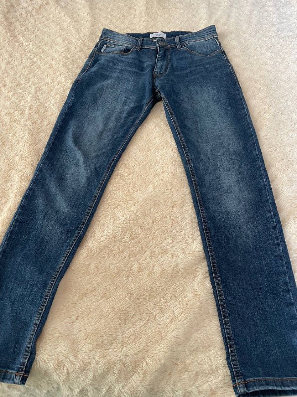 Кеды Convers размер 36, Ботинки PRADA размер 36,5/37, Джинсы бренд CROPP EUR 32, Джинсы Slims EUR 28/30, Бомбер новый размер M/L 6