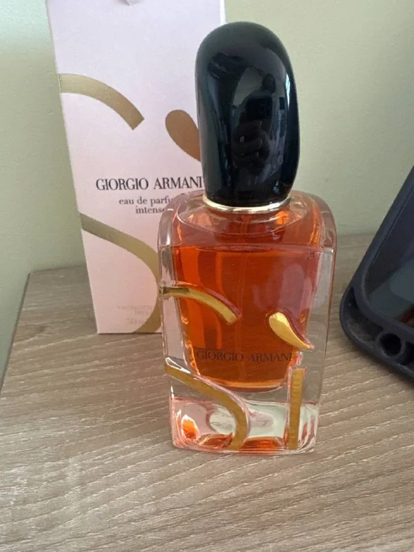Духи Giorgio Armani Eau de Parfum 50 ml