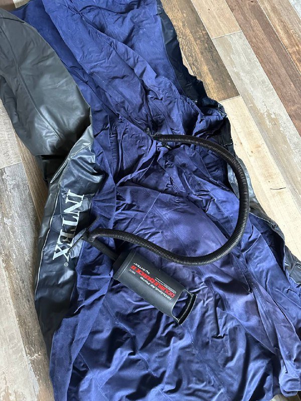 Надувной матрас 200/160 и насос