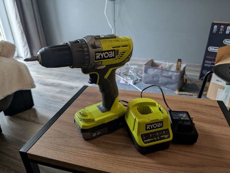 Аккумуляторный шуруповерт Ryobi ONE+ R18DD3 с аккумулятором и зарядкой