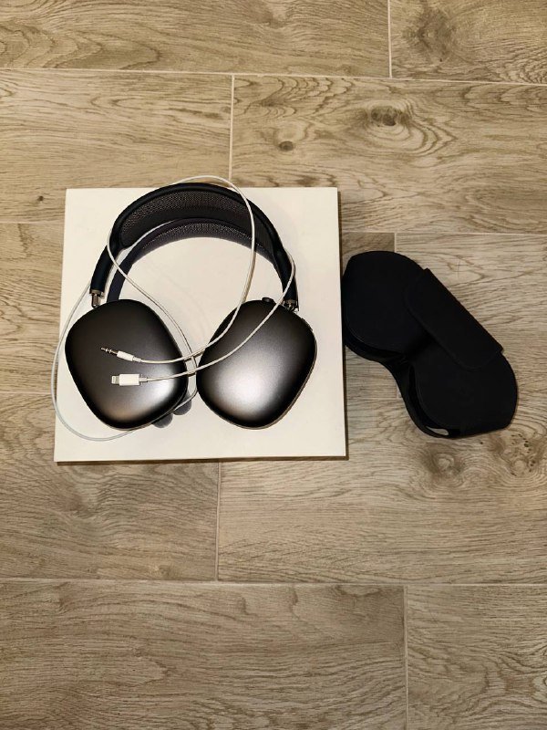 AirPods Max Space Gray с кабелем Lightning to 3.5mm