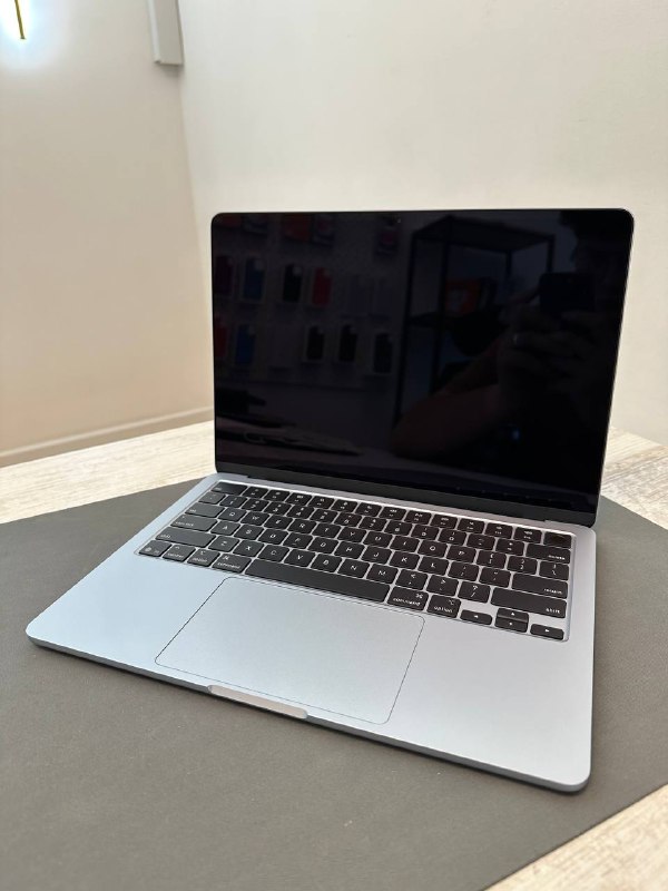 MacBook Air 13-inch 2025 USA, Apple M4 Chip, 16GB/512GB