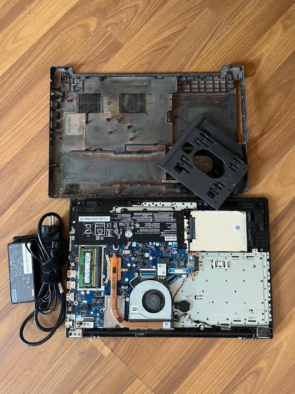 Ноутбук Lenovo IdeaPad 330-15IKB на запчасти 2