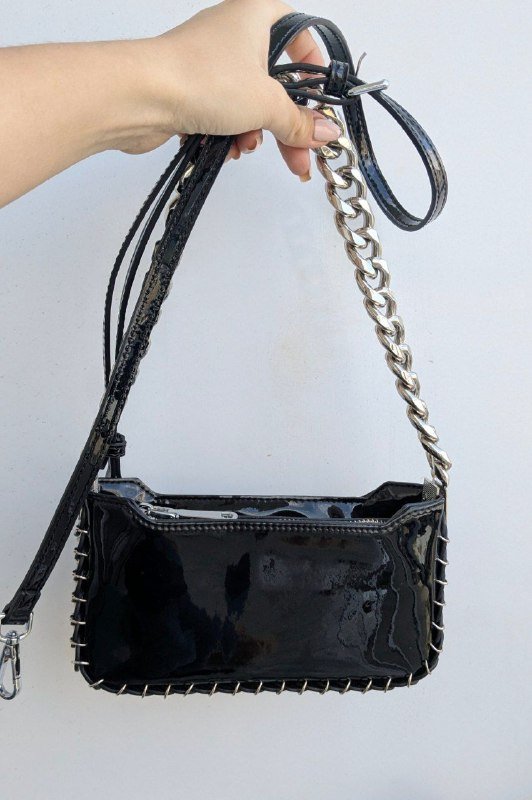 Сумка из лаковой кожи