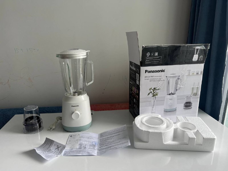 Компьютерный стол, Блендер Panasonic, Насос для велосипедов, Плавательный круг, Ведро, Форма для запекания, Мячик, Шприц 2