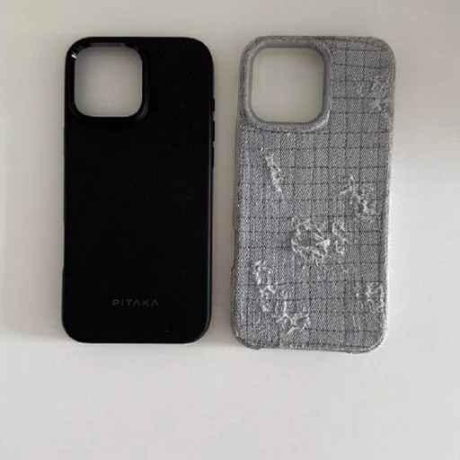 Чехлы на iPhone 16 Pro Max