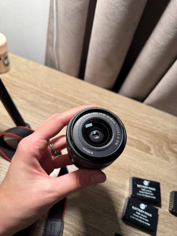 Canon EOS M50 Mark I, объективы, карты памяти, аккумуляторы 4