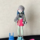 Коллекционные куклы Monster High, Rainbow High, Billie Eilish 3
