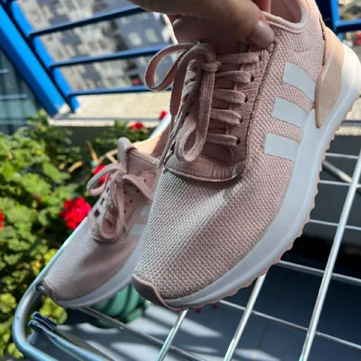 Кроссовки Adidas