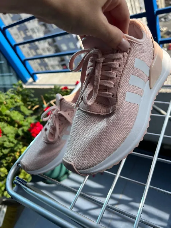 Кроссовки Adidas 1