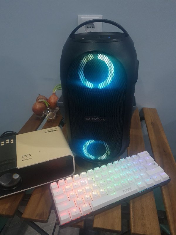 Механическая клавиатура, колонка Anker Soundcore