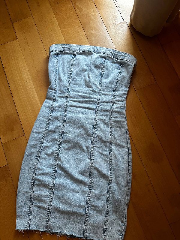 чёрная кофта S, белая кофта с мехом Xs, юбка Xs, юбка S, чёрный топ Xs, белый топ S, джинсовое платье Xs, белый топ Xs, штаны клёш Xs 7