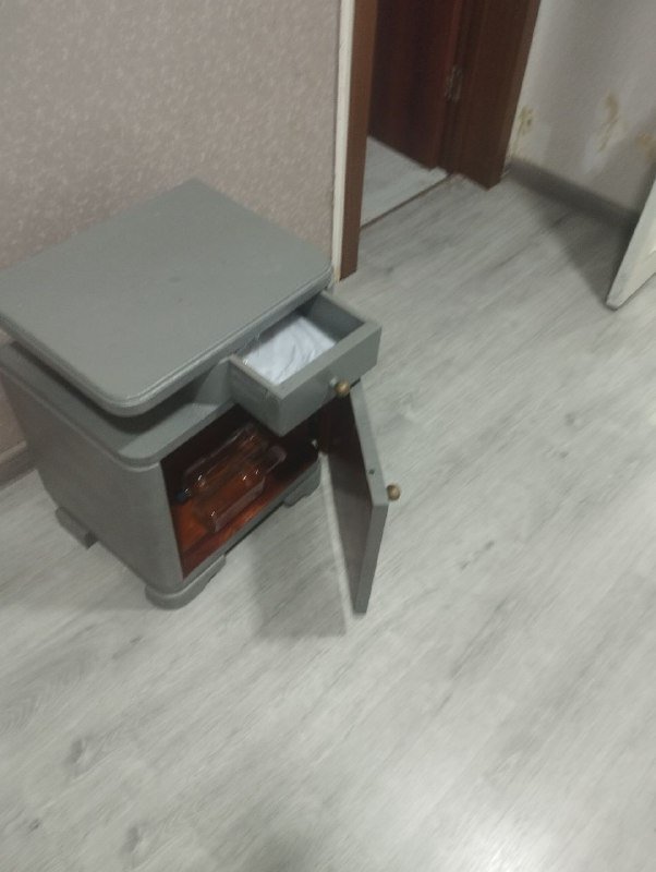 Тумбочка, шкаф 3