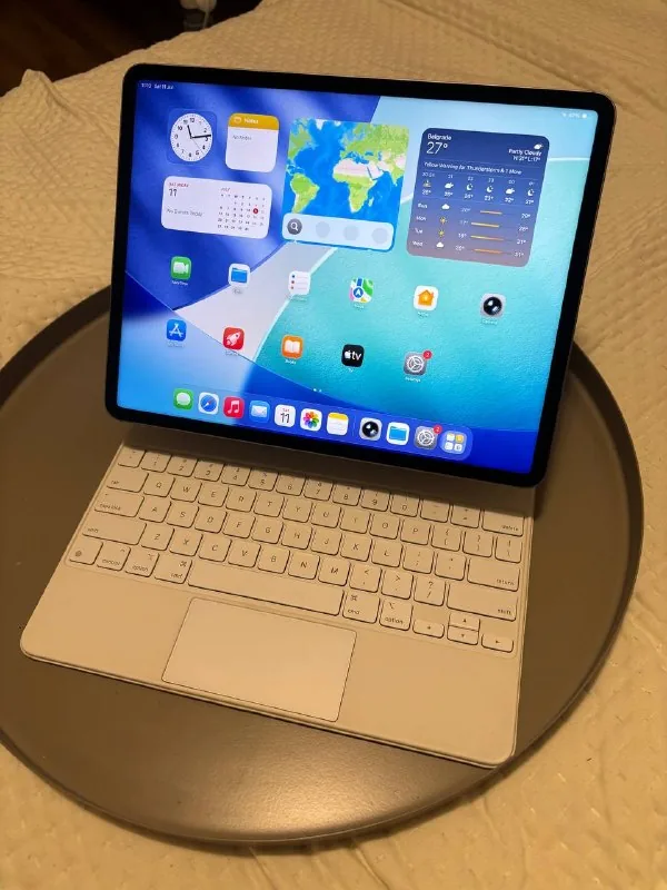 iPad Pro 13 6gen M2 Wi-Fi Cellular 256GB, Apple Magic Keyboard 1