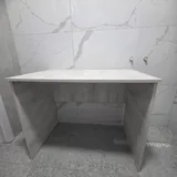 Столы, тумба, перегородка, сейф, холодильник, камеры, шторы 5