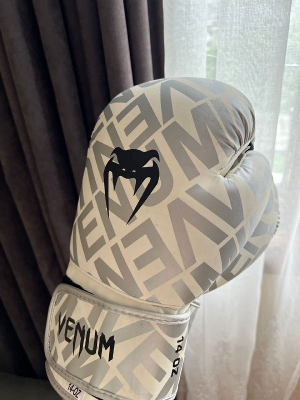 Боксерские перчатки Venum 5