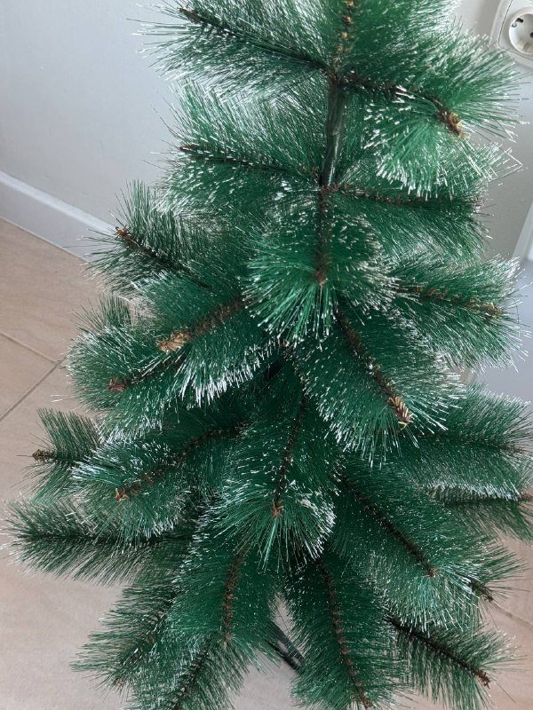 искусственная ёлочка высотой 1 м 2