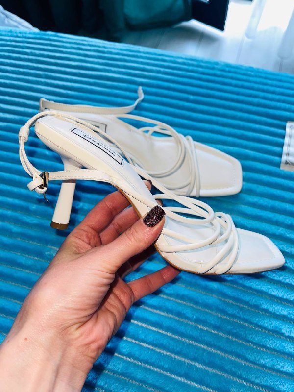 Кроссовки, ботинки, туфли, босоножки женские, куртки Zara 8