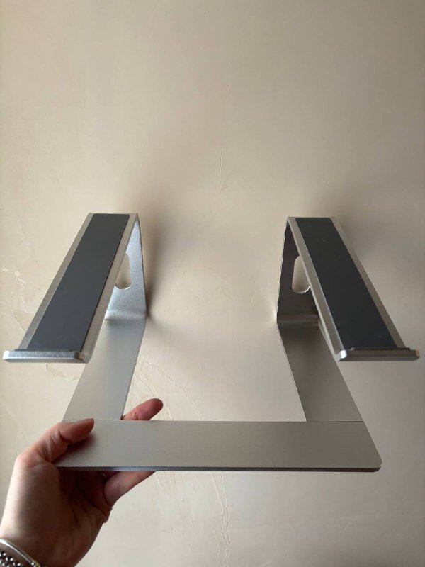 Металическая подставка под ноутбук