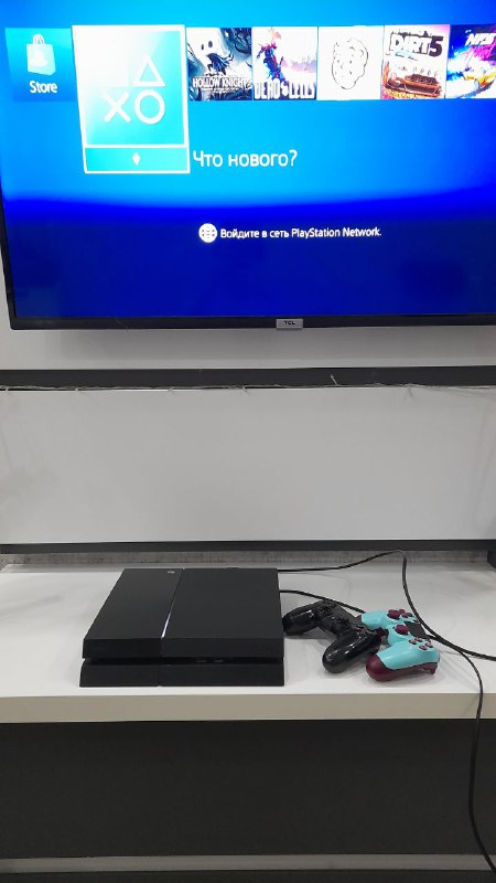 PS4 Slim 500GB, 2 джойстика, кабели