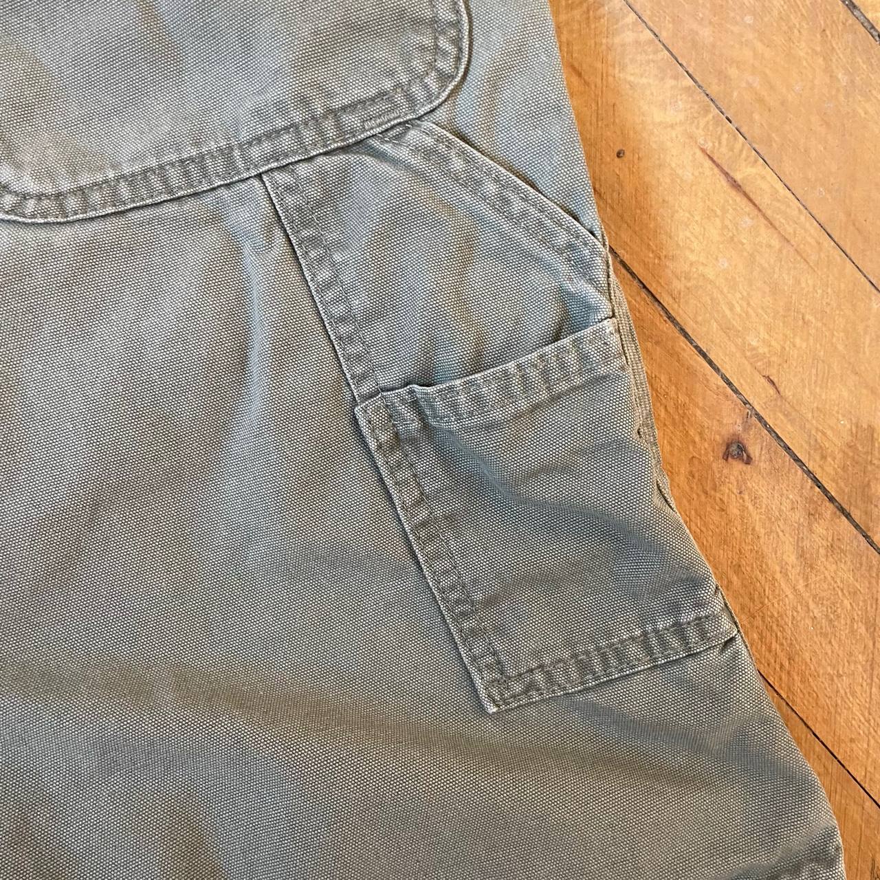 Carhartt green cargo shorts 4