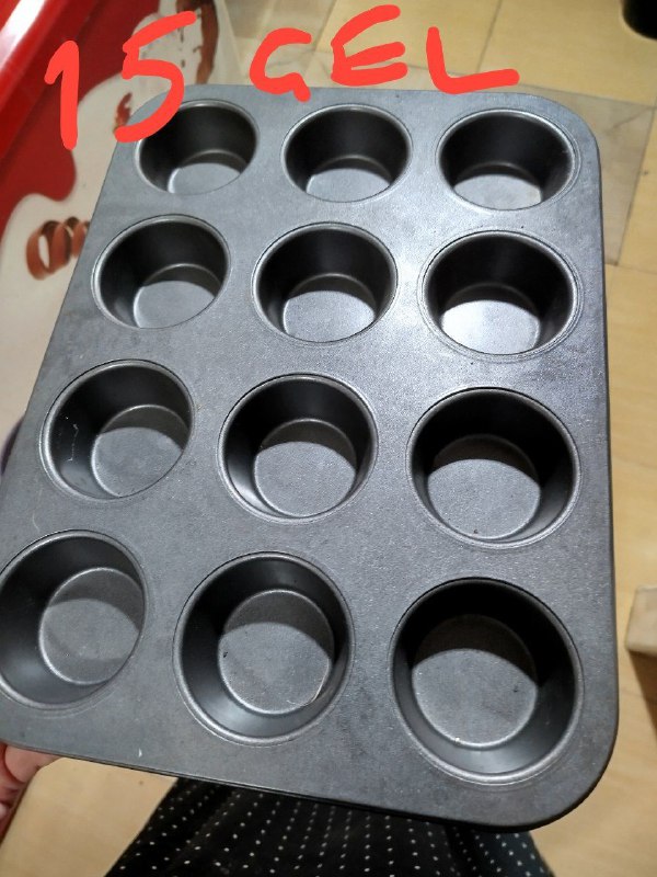 Форма для капкейков, кувшин, банка, соковыжималка, коврик, нож, воронки, сито, ложка для мороженого