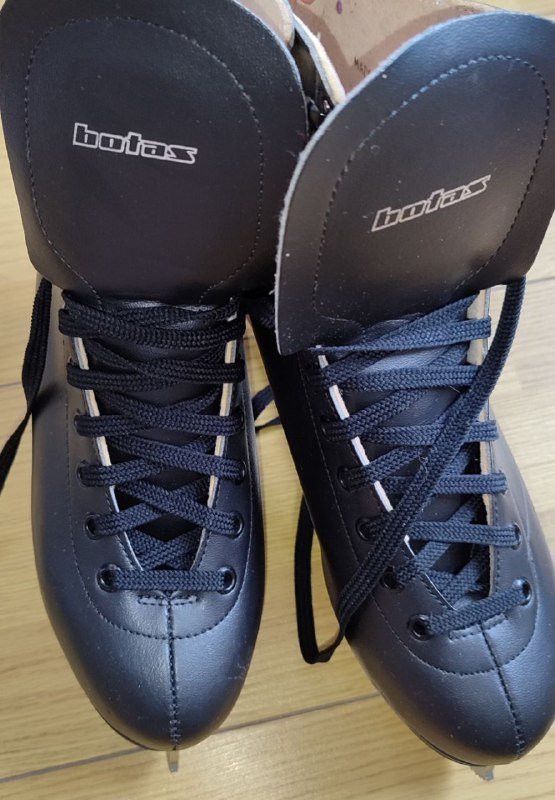 Женские фигурные коньки 38-39 размер 2