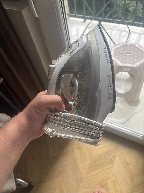 Утюг KUMTEL 1