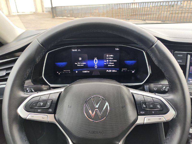 VW Jetta SE 2022 5