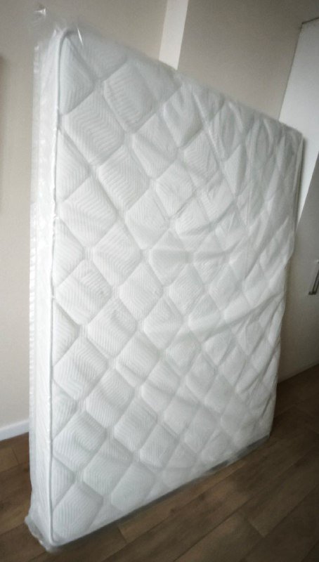 Матрас ортопедический новый 160x200x25 см