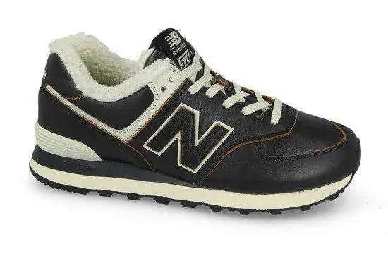 Миниатюрная р/у машинка, 2 тарелки, косметичка IKEA, безрукавка Only&sons, кроссовки Adidas и New Balance, книга Tom Sawyer 3