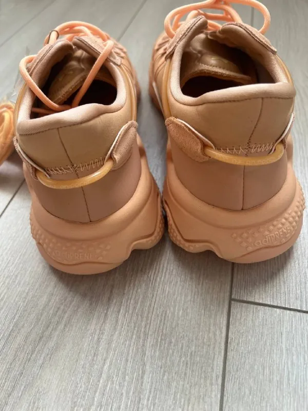 Adidas Ozweego Glow Orange, Calvin Klein 5